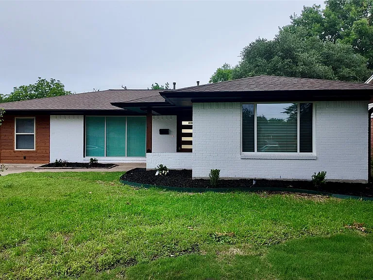 11343 Lippitt Ave — Photo 6