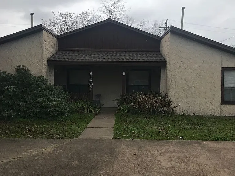 1507 Pine Ridge Dr — Photo 1