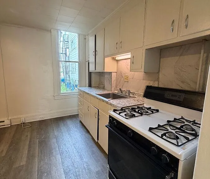717 W Market St #A — Photo 14