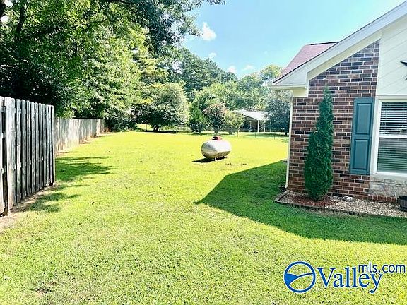 4th image of 211 S Elton Cir