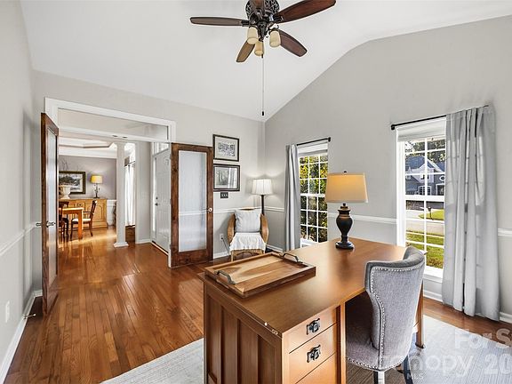 4th image of 205 Woodward Ridge Dr