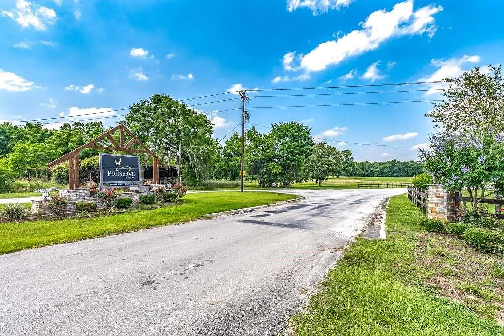 3 bed, 2.0 bath, $1,299 — Photo 1