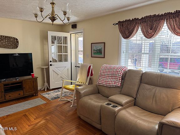 2nd image of 9629 Meade Rd