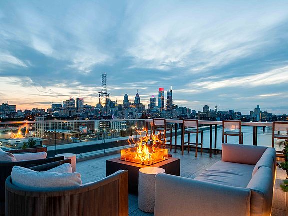 5th image of 570 N 5th St #4900861