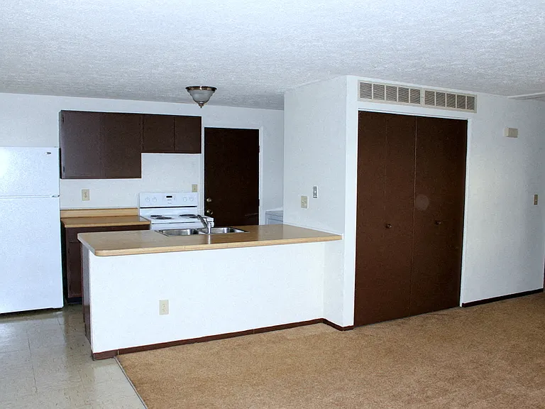 7550 Dalmatian Dr — Photo 4
