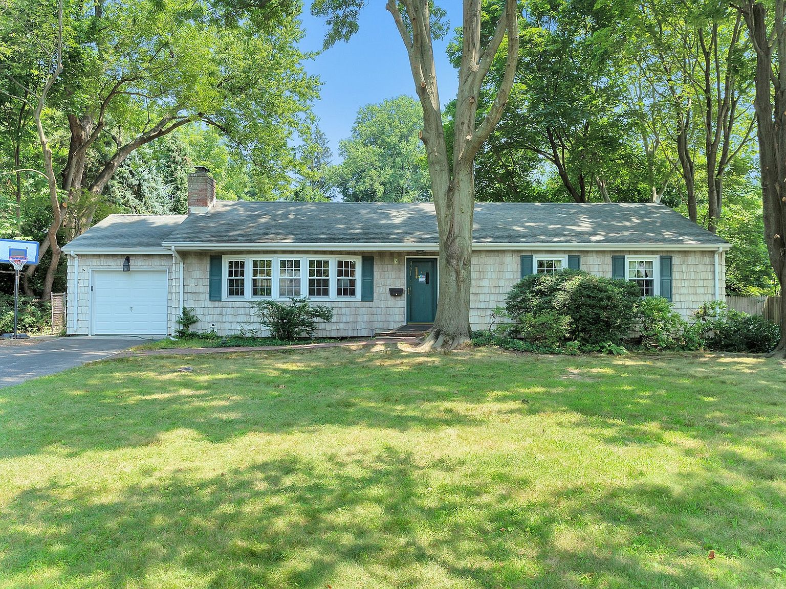 6 Alden Ln, Huntington, NY 11743 | Zillow