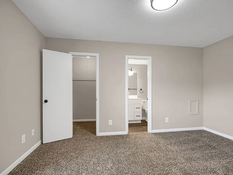 Windtree Apartment Homes — Photo 38