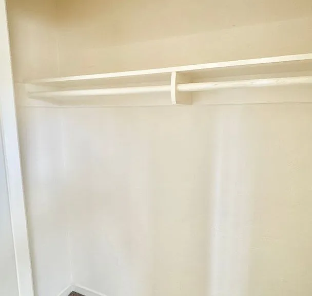 N0131 - Claremont Apartments — Photo 13
