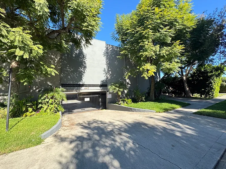 447 W Elk Ave #3 — Photo 44