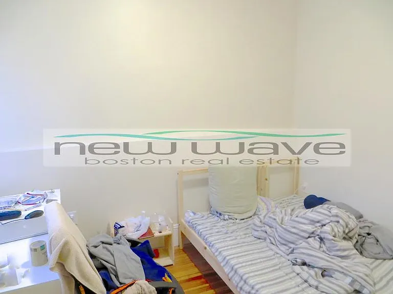 887 Huntington Ave #6 — Photo 3