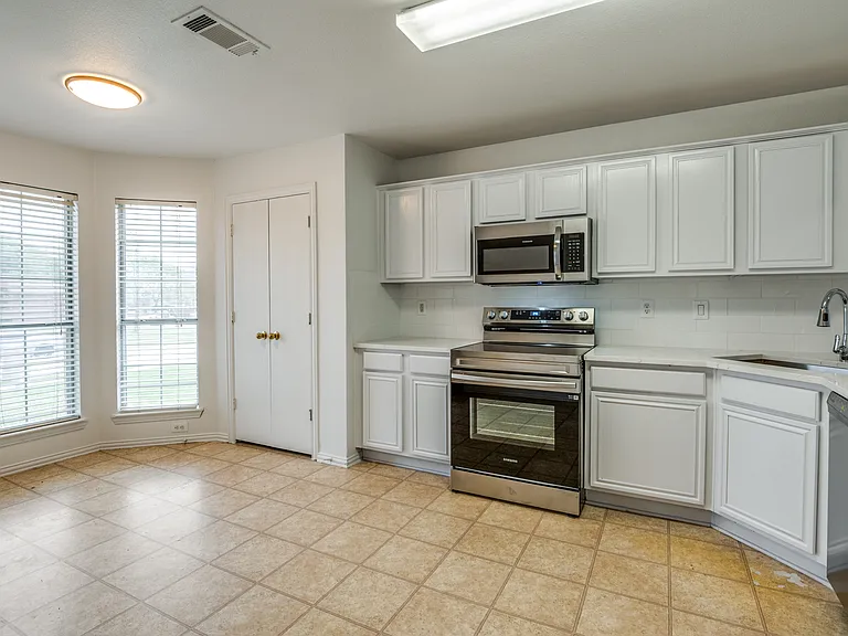 213 Port Ingleside Dr — Photo 6