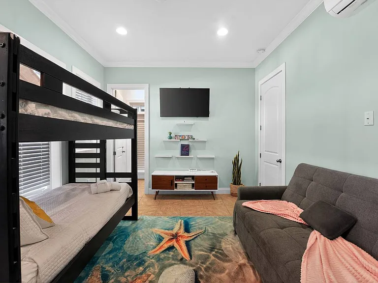 6224 Thomas Dr #1 — Photo 17