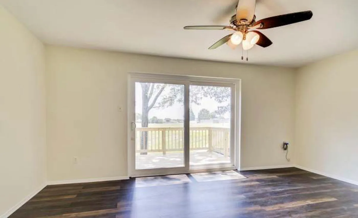 4 bed, 1868 sqft, $3,000 — Photo 4