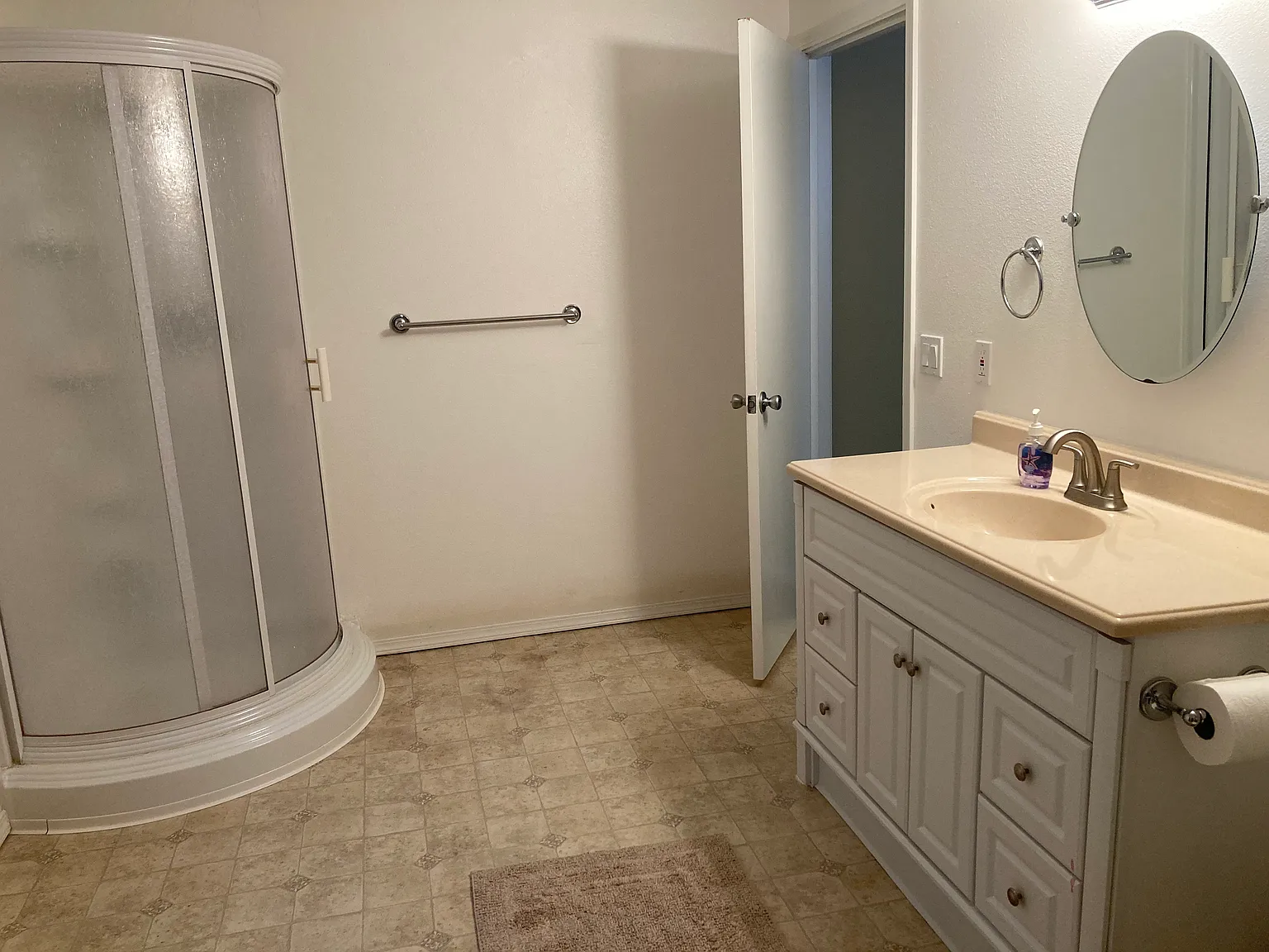 3 bed, 1397 sqft, $3,000 — Photo 4