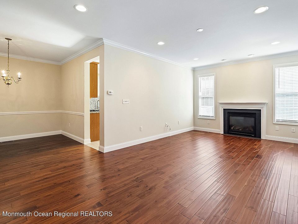 1st image of 86 Deepwater Cir