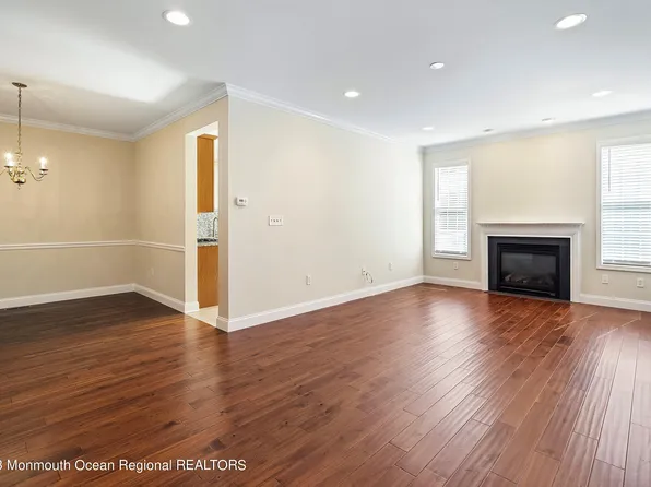 86 Deepwater Cir, Manalapan, NJ 07726