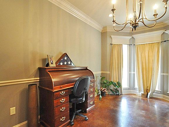 5th image of 2024 Lake Circle Dr