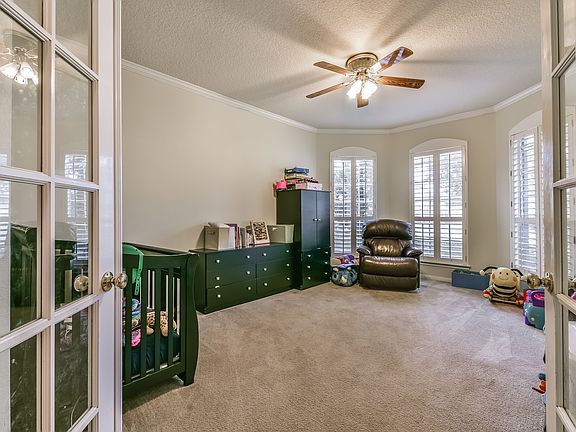 3rd image of 2602 Sunny Shores Dr