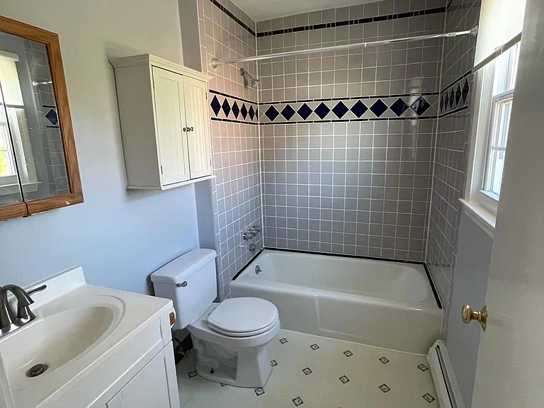 245 Naubuc Ave — Photo 8