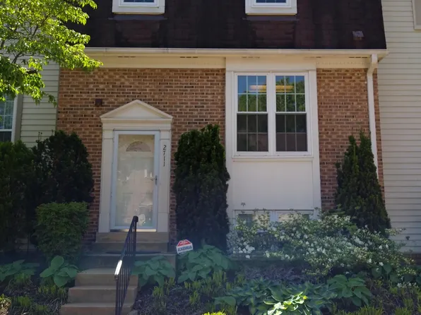 2711 Woodwalk Ct, Alexandria, VA 22306