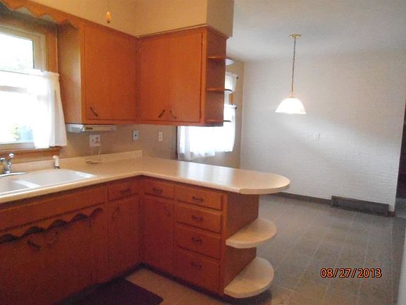 4th image of 440 25th Ave