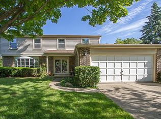 1138 Weeping Willow Ln, Libertyville, IL