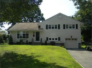 112 Oak Dr, Cedar Grove, NJ 07009