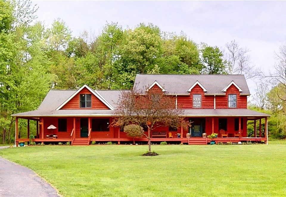 1st image of 8424 Whispering Pines Dr