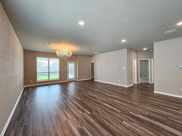 910 James Parker Cir — Photo 6