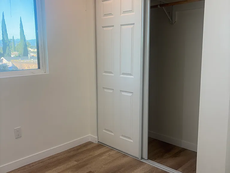 10714 Stanford Ave — Photo 8