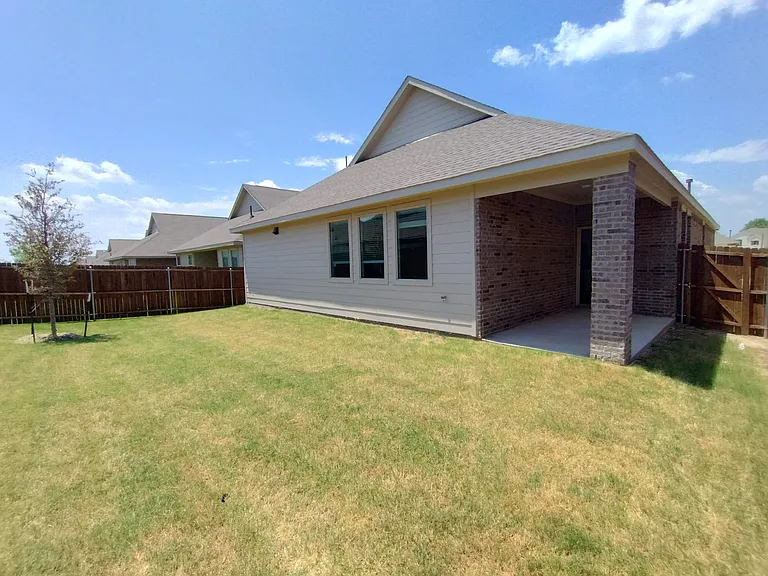 1103 Mahogany Ln — Photo 21