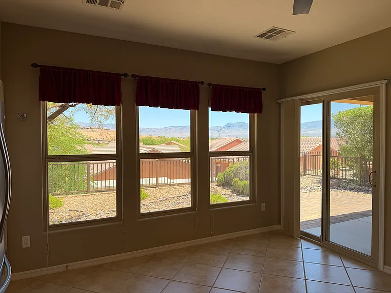 1072 Bunkhouse Ct — Photo 12