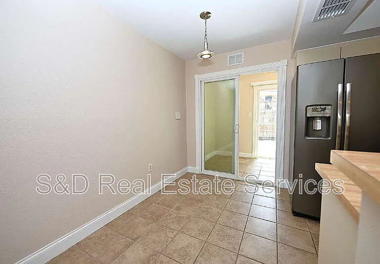 349 Market Sq E — Photo 9