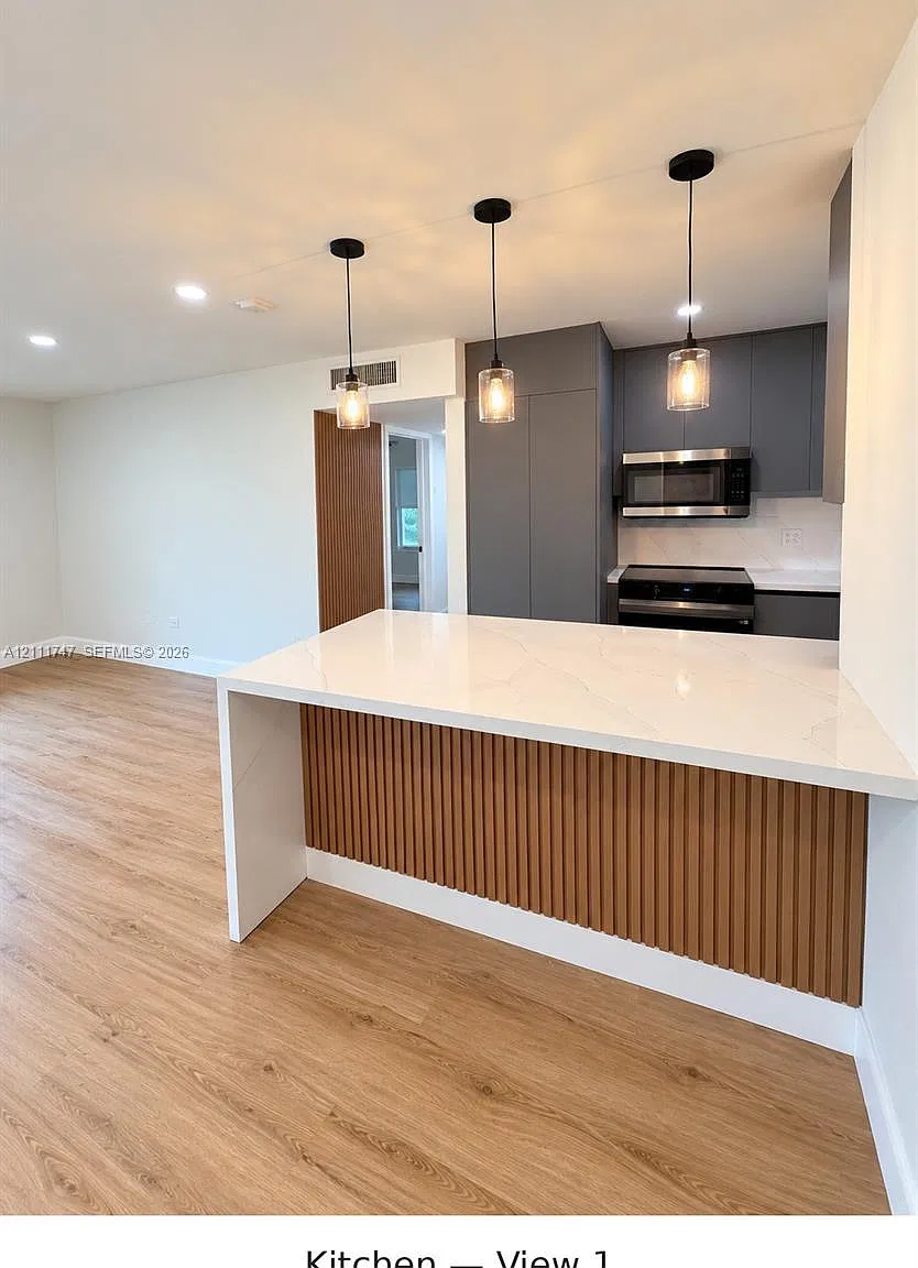 Sunset Palms West Condo — Photo 4