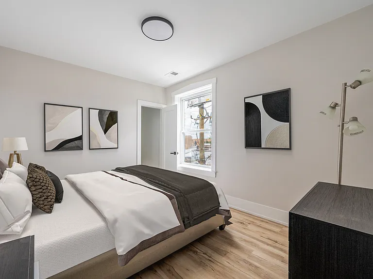 4815 N Hamlin Ave #2 — Photo 9