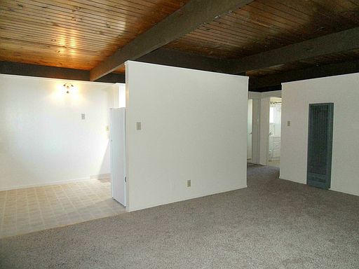 3rd image of 52 E 41st Pl APT 19