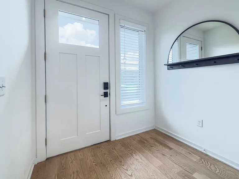 2737 Shenandoah Ave — Photo 3