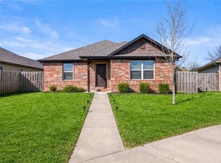 702 SW Willowpoint Rd, Bentonville, AR 72712