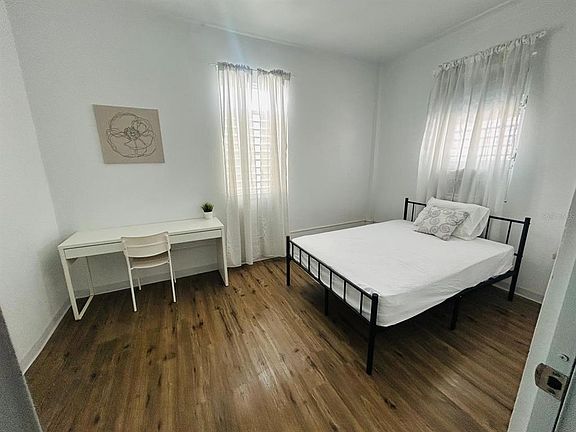 5th image of 2844 Avenue Roosevelt #206