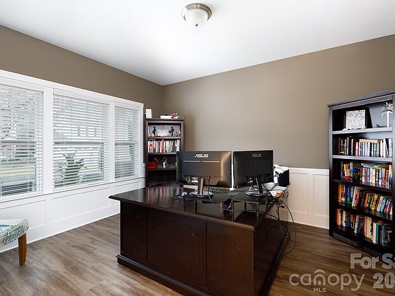 4th image of 2172 Bluebell Way