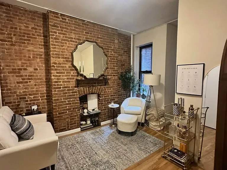 483 Columbus Ave #2C — Photo 1