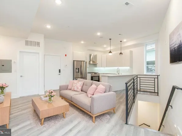 90 Laurel St #A, Philadelphia, PA 19123