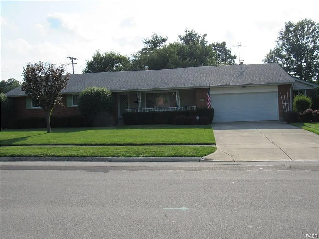203 Rumson St photo 1