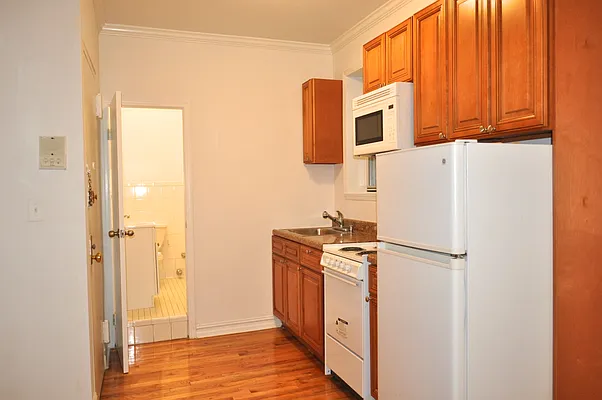 Rented by Douglas Elliman | media 7