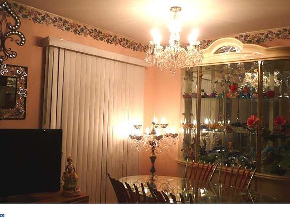5th image of 123 Nandina St