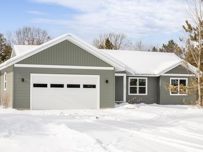 1842 Old Cabin Dr, Interlochen, MI, 49643