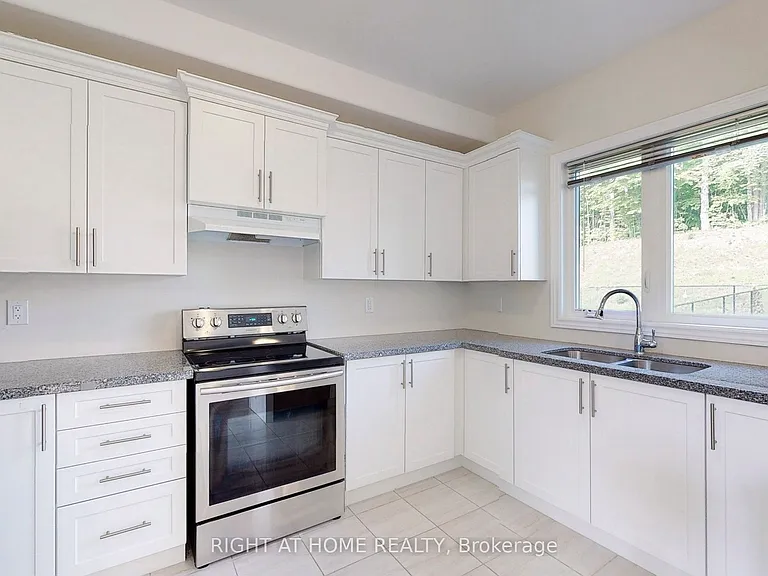 3092 Monarch Dr — Photo 10