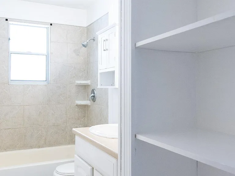 4621 Langford Ln — Photo 10