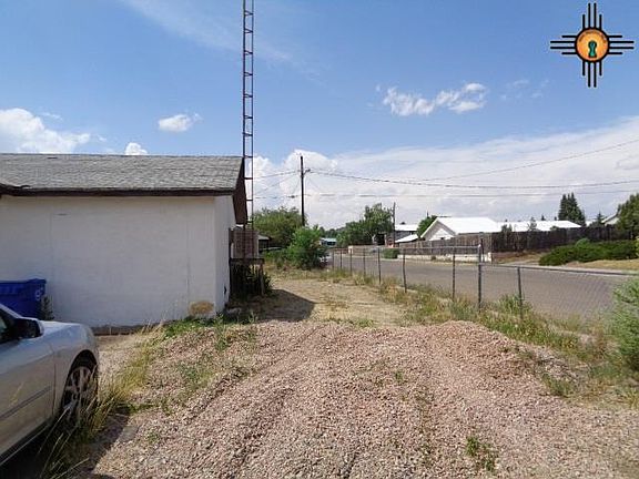 5th image of 712 Colorado Dr