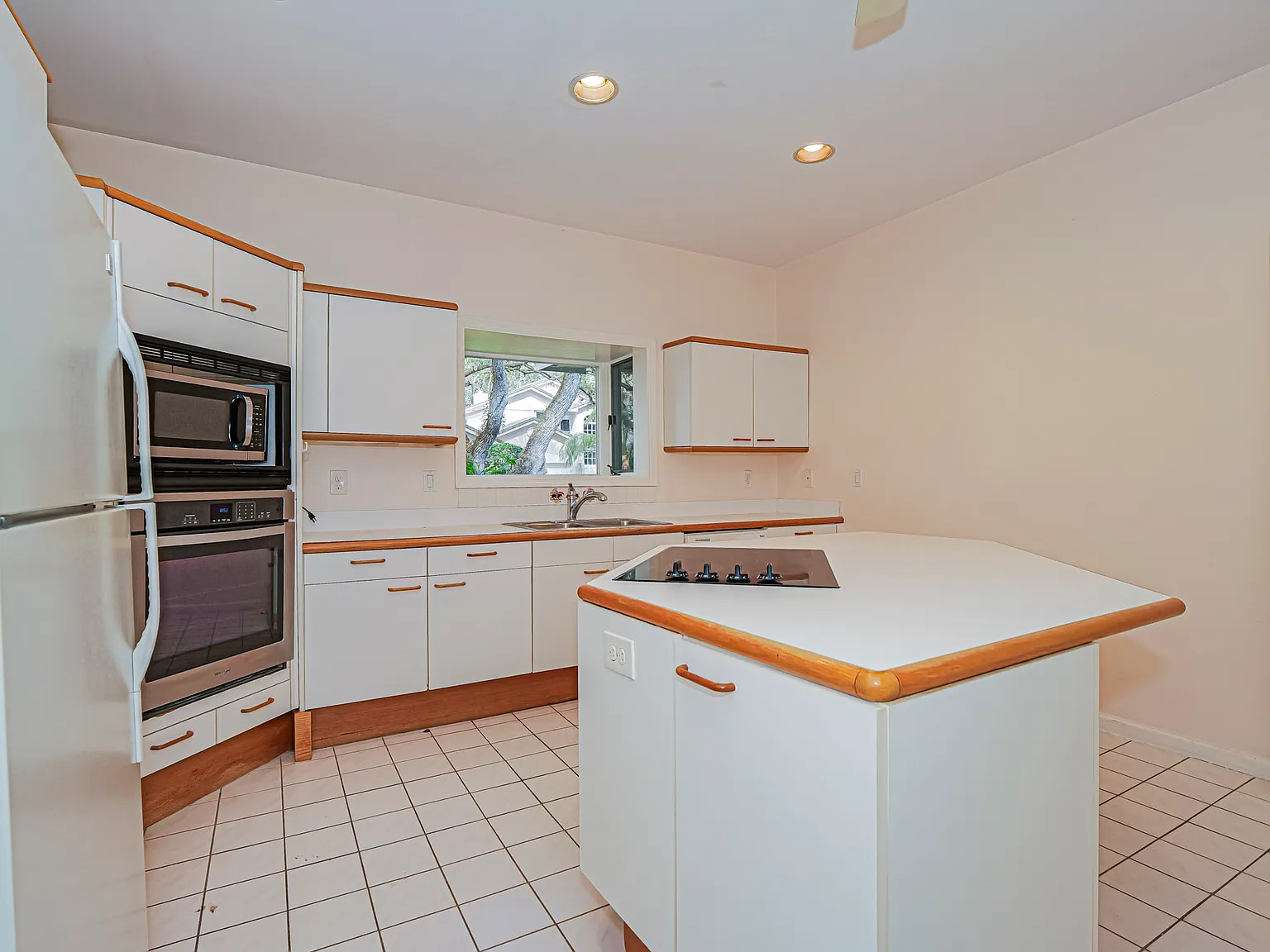 2 bed, 1787 sqft, $3,000 — Photo 4